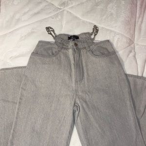 gray jeans with chain side